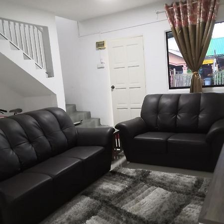 Abah 2 Room Homestay Pasir Gudang Extérieur photo