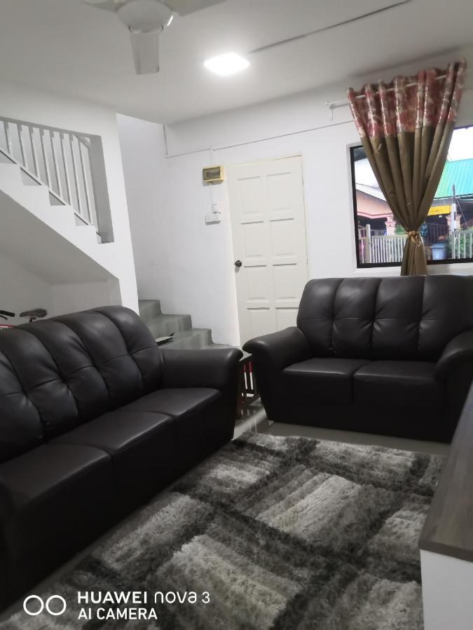 Abah 2 Room Homestay Pasir Gudang Extérieur photo