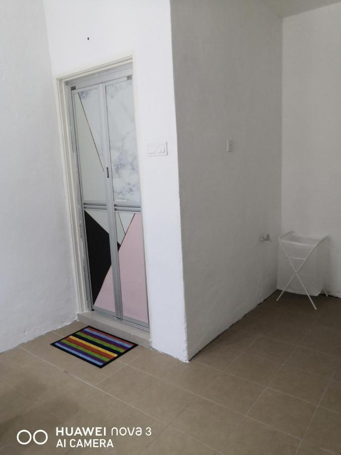 Abah 2 Room Homestay Pasir Gudang Extérieur photo